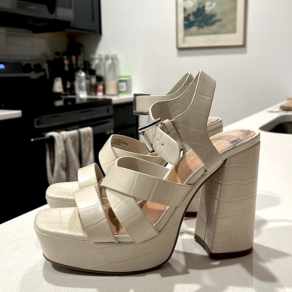 Steve Madden Cream Heels